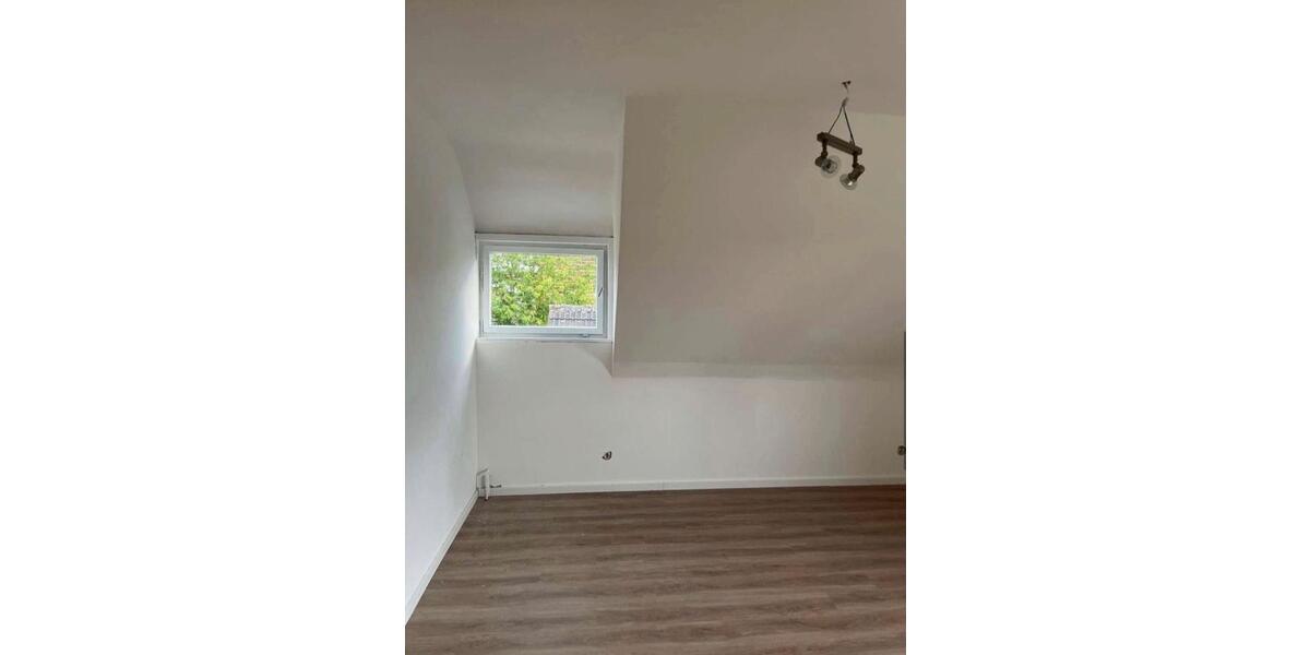 Einfamilienhaus Eiterfeld - 6 Zimmer, 102 m&sup2;, 190.000&euro; | Angebot:27056511