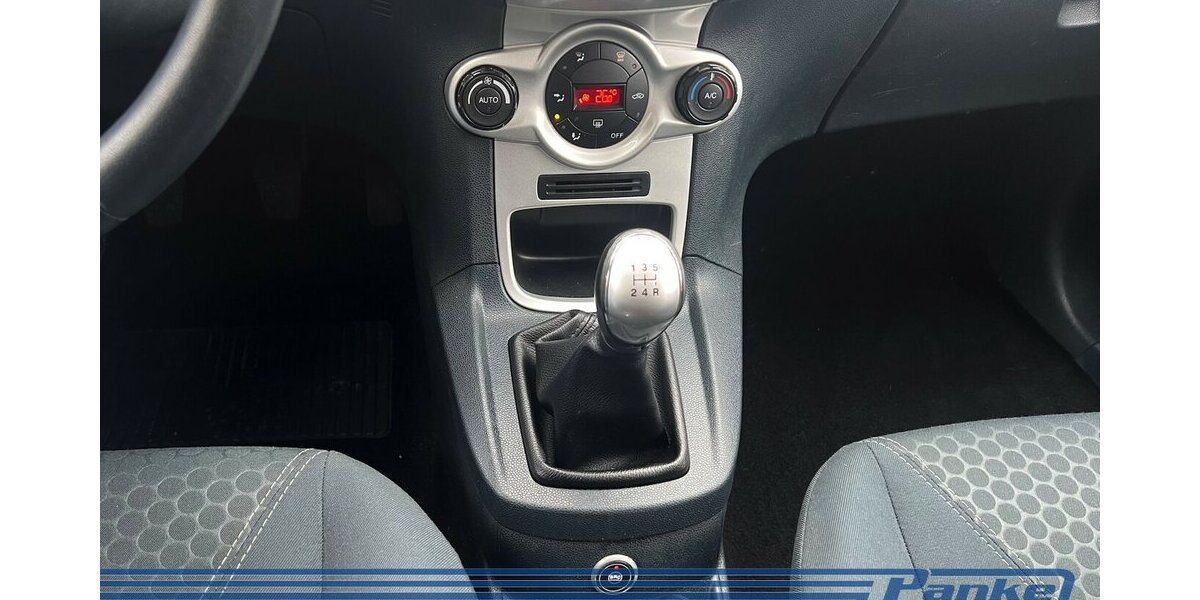 Ford Fiesta Titanium*Keyless*PDC*LED*Tel.*Chrom*GAS* 178.353 km 4.490 &euro; Berlin 13187