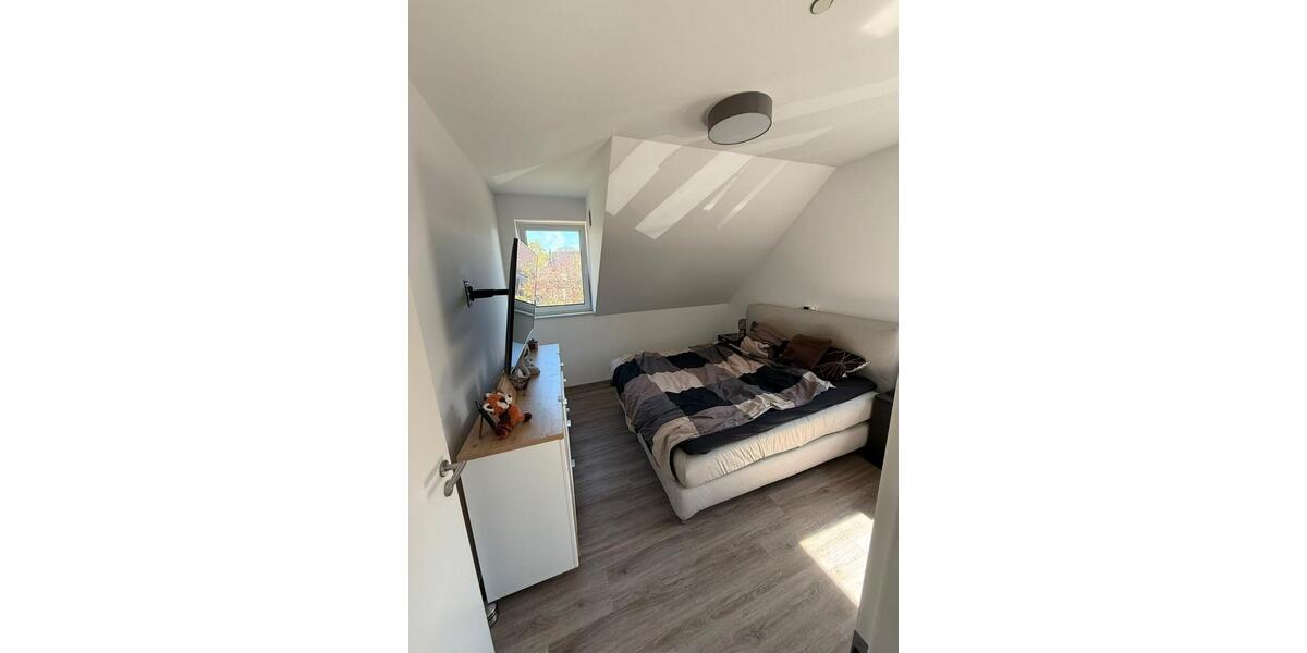 Dachgeschoßwohnung Stade - 3 Zimmer, 80 m&sup2;, 1.120&euro; | Angebot:26479300