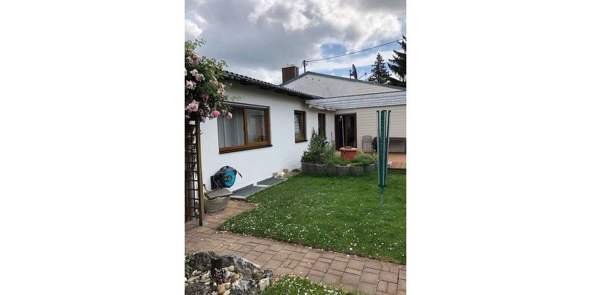 Bungalow Ingolstadt Hundszell - 7 Zimmer, 150 m&sup2;, 2.500&euro; | Angebot:24044130