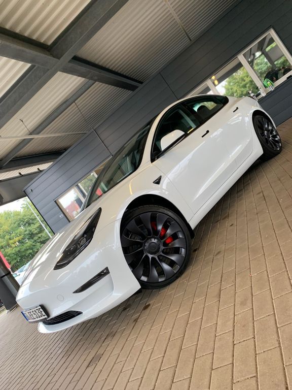 Tesla Model 3 13.990 km 44.890 € Beienrode bei Göttingen 37130