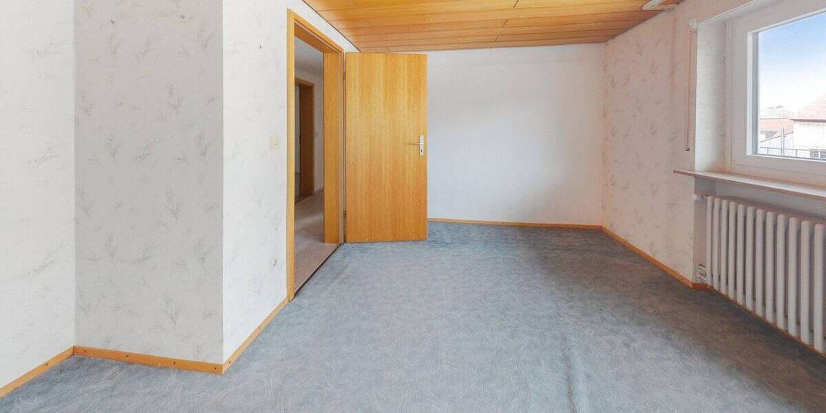 Doppelhaushälfte Singen Bohlingen - 7 Zimmer, 140 m&sup2;, 290.000&euro; | Angebot:26243095