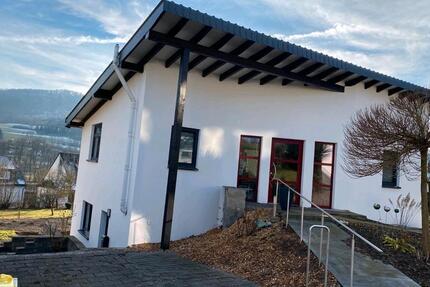 Haus Medebach - 6 Zimmer, 140 m&sup2;, 299.000&euro; | Angebot:25436762