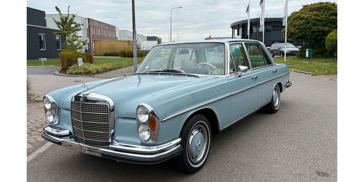 Mercedes-Benz 300 141.525 km 39.750 &euro; Groningen 9723H
