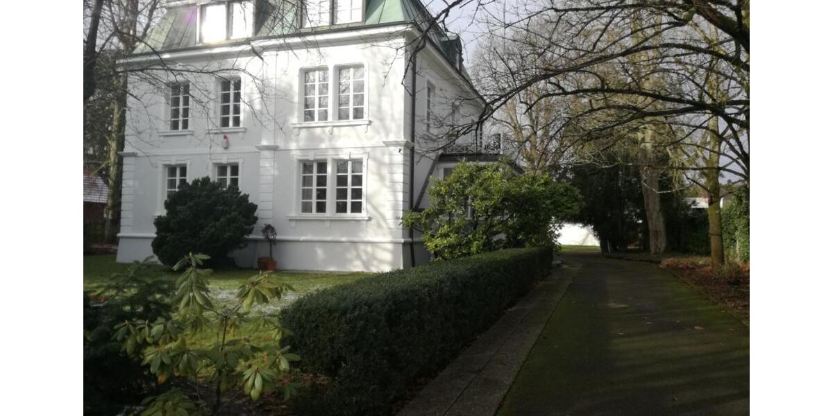 Elegante Dachgeschoßwohnung 2 zimmer