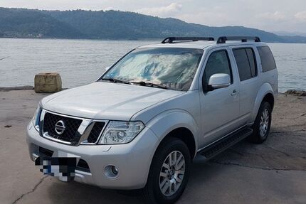 Nissan Pathfinder 188.000 km 18.500 &euro; Wiesbaden 65195
