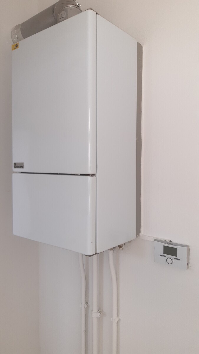 WG-Wohnung mit 4-Zimmern, 2.OG mit 2 Bädern und 2 Küchen in Gera 4 zimmer