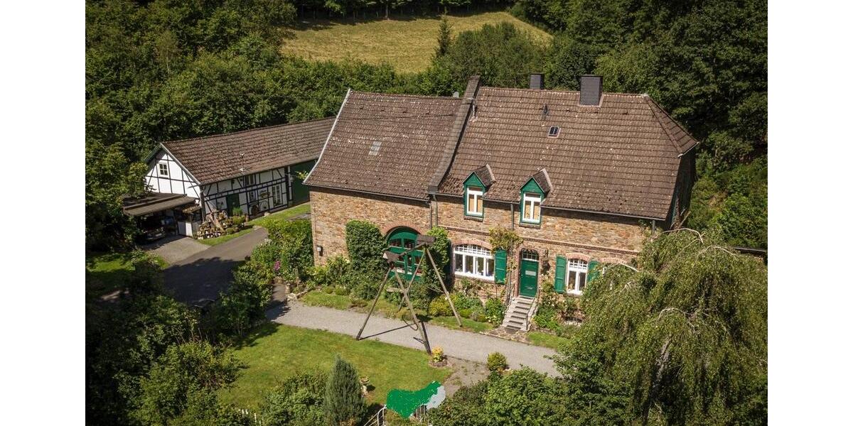 Einfamilienhaus Hellenthal - 9 Zimmer, 220 m&sup2;, 629.000&euro; | Angebot:27009180
