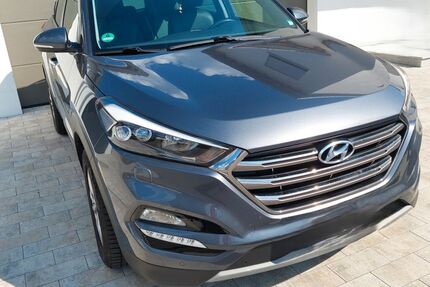 Hyundai TUCSON 73.500 km 16.400 € Regenstauf 93128