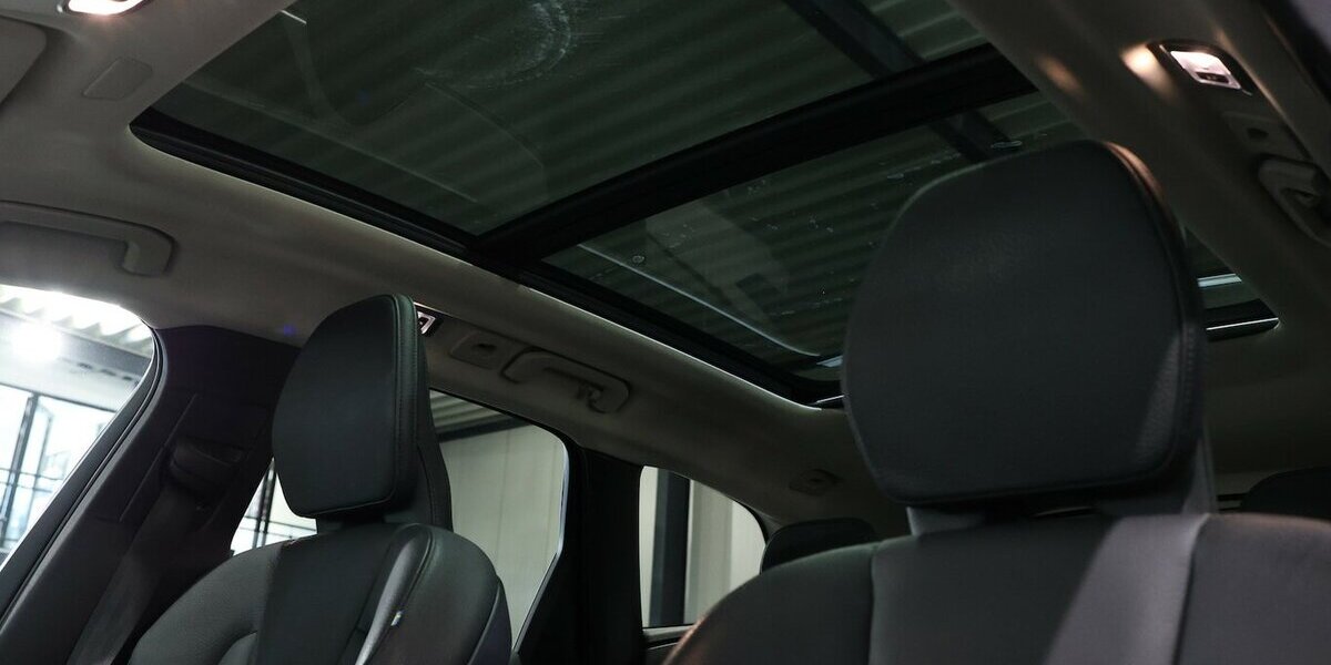 Volvo XC60 D4 MOMENTUM PRO / PANORAMA, MATRIX-LED 130.000 km 26.991 &euro; Hamm 59077