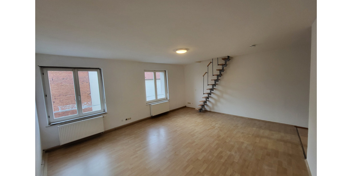 Etagenwohnung Bad Königshofen im Grabfeld - 4 Zimmer, 96 m&sup2;, 690&euro; | Angebot:25542959