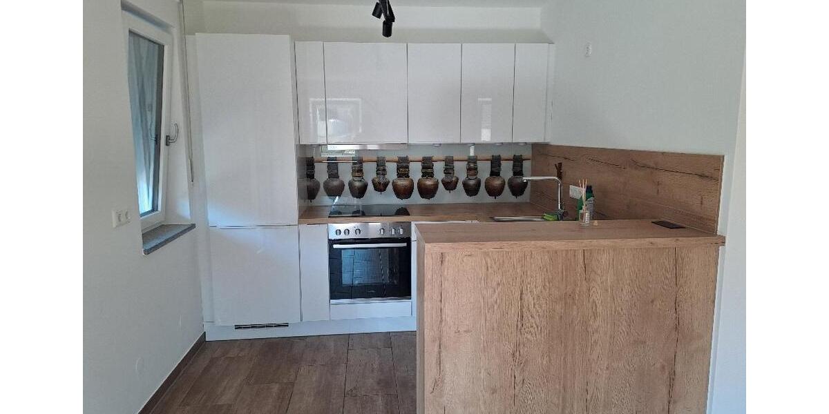 Etagenwohnung Pfarrkirchen - 6.5 Zimmer, 142 m&sup2;, 1.200&euro; | Angebot:26394253