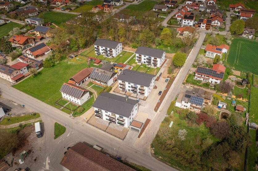 Ansprechende 2-Zimmer-Wohnung mit Terrasse & Einbauküche in Unterdietfurt