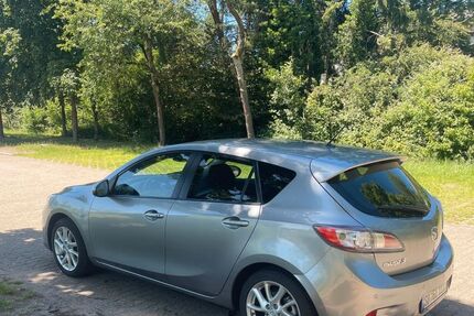 Mazda 3 28.500 km 11.490 &euro; Völklingen 66333