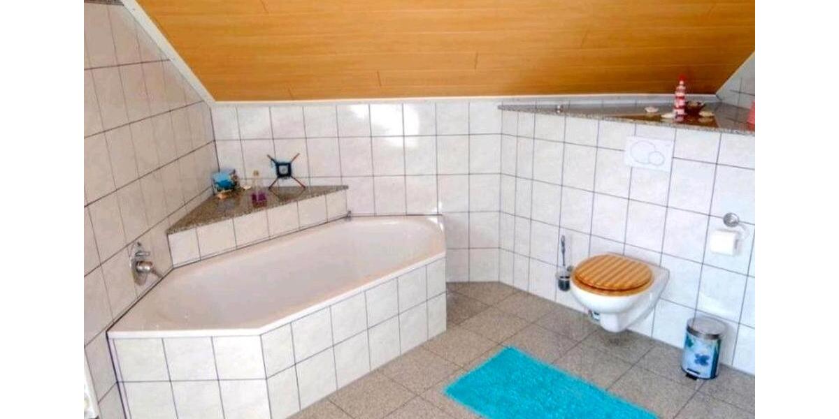 Mehrfamilienhaus, Wohnhaus Sontra - 9 Zimmer, 270 m&sup2;, 395.000&euro; | Angebot:26960073