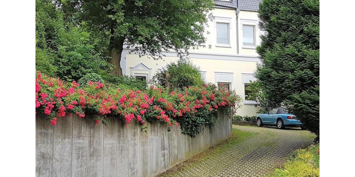 Dachgeschoßwohnung Wuppertal Arrenberg - 5 Zimmer, 140 m&sup2;, 285.000&euro; | Angebot:25363473