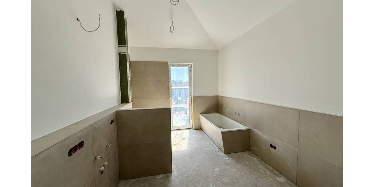 Etagenwohnung Leopoldshöhe - 4 Zimmer, 104 m&sup2;, 1.495&euro; | Angebot:26094284