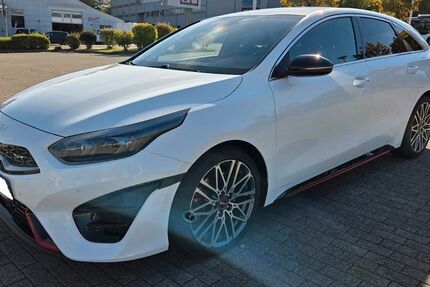 Kia pro ceed / ProCeed 86.000 km 22.800 &euro; Breitscheid 35767