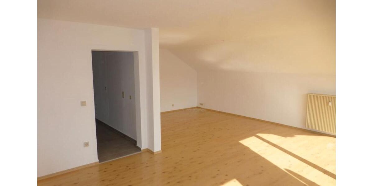 Dachgeschoßwohnung Freudenberg - 3.5 Zimmer, 84 m&sup2;, 820&euro; | Angebot:26296360
