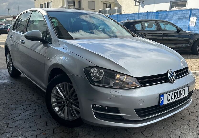 VW Golf 124.725 km 9.890 € Koblenz 56070