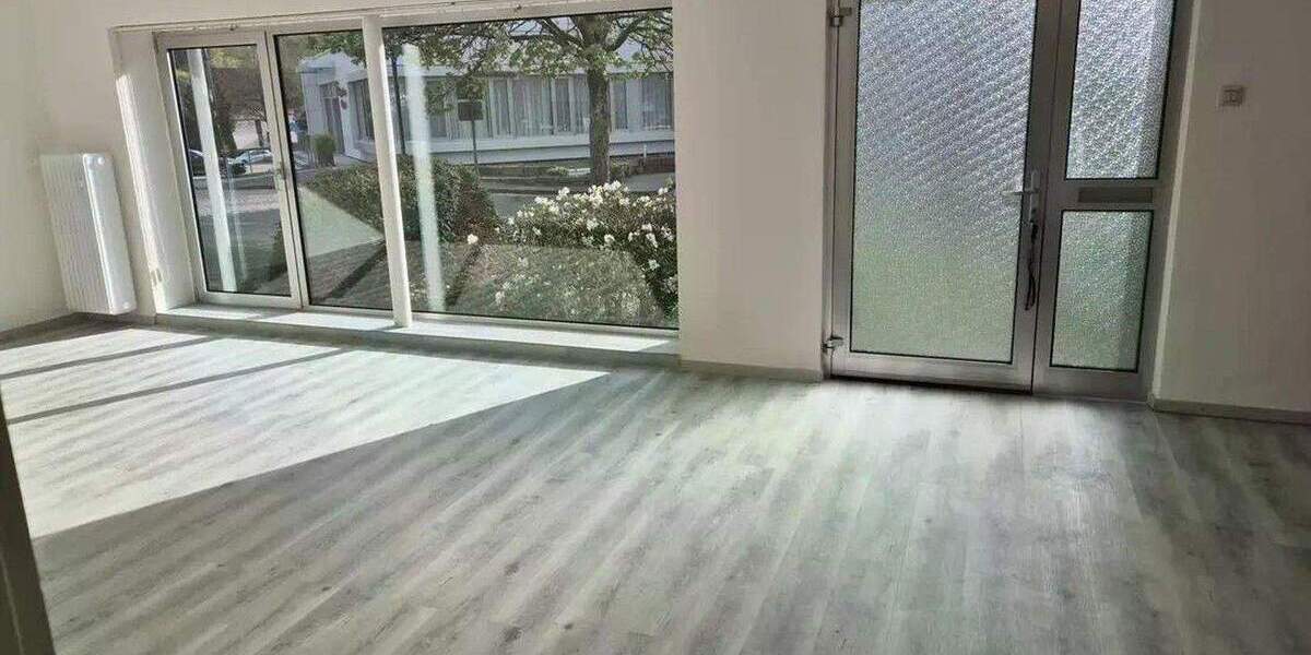 HILCHENBACH-DAHLBRUCH: Attraktives Ladenlokal in sehr gut sichtbarer Lage - ca. 95 m² zimmer