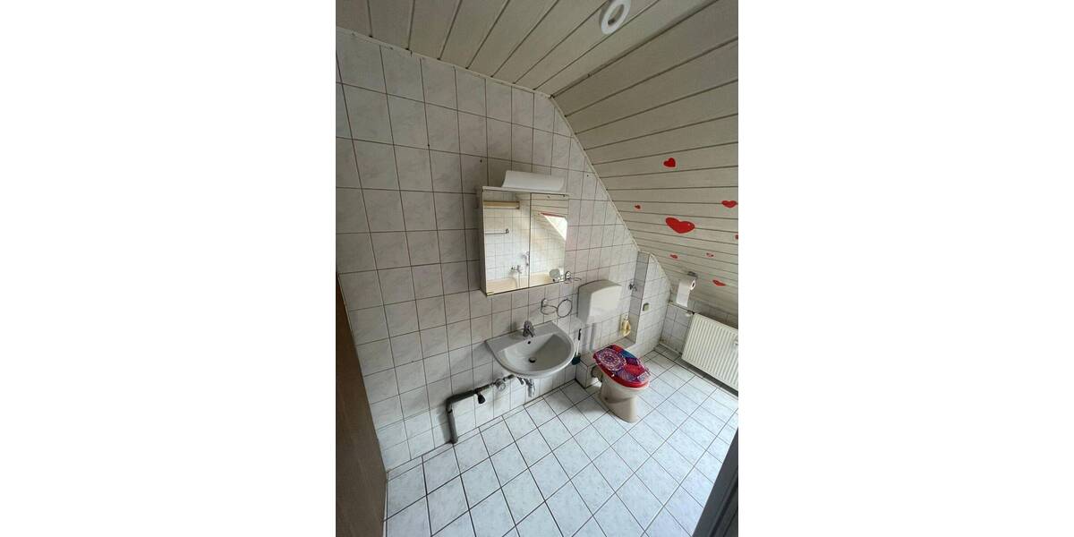 3 Zimmer Dachgeschoss Wohnung in Oberlinxweiler mit erstklassiger Anbindung nach Sankt Wendel 3 zimmer