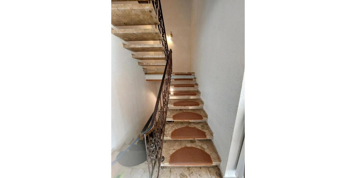 Reihenhaus Überherrn - 7 Zimmer, 204 m&sup2;, 300.000&euro; | Angebot:27208119