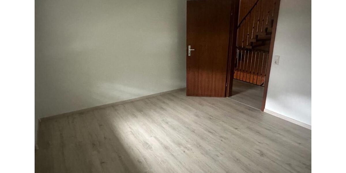 Reihenhaus Saarbrücken Dudweiler - 4 Zimmer, 150 m&sup2;, 250.000&euro; | Angebot:26921927