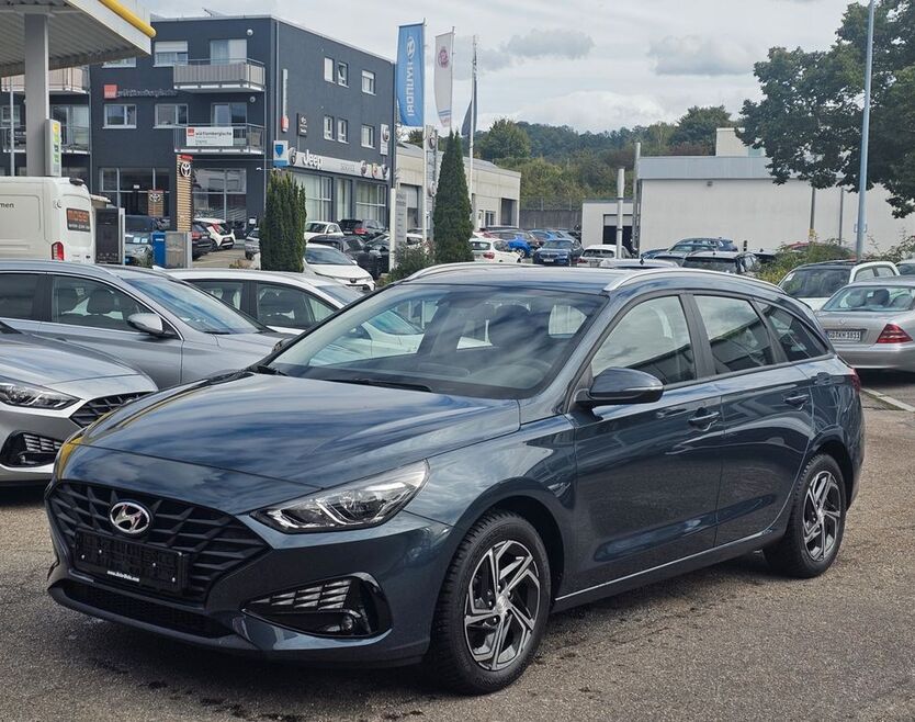 i30