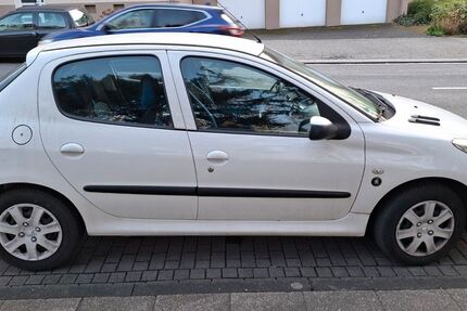 Peugeot 206 115.200 km 2.600 &euro; Essen 45355