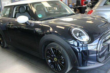 Mini Cooper SE Classic Trim 25.590 km 18.980 &euro; Euskirchen 53881