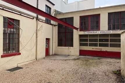Haus zum Kaufen in Düsseldorf 996.000 € 400 m² 25 zimmer