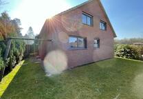 Frisch Renovierte WHG (Freistehendes Zwei-WHG Haus im Grünen)