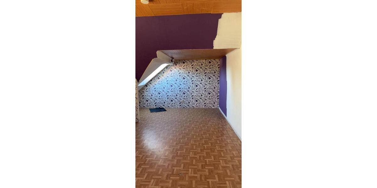 Dachgeschoßwohnung Neunkirchen Heinitz - 5 Zimmer, 150 m&sup2;, 900&euro; | Angebot:26495176