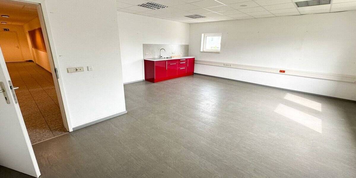 Moderne Gewerbehalle mit Produktionsflächen, Lagerflächen, Büros (nahe Chemnitz, Annaberg-Buchholz) zimmer