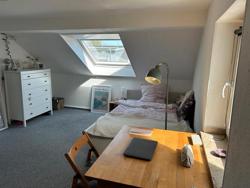 Gemütliche 1-Zimmer-Dachgeschoßwohnung im Kreuzviertel