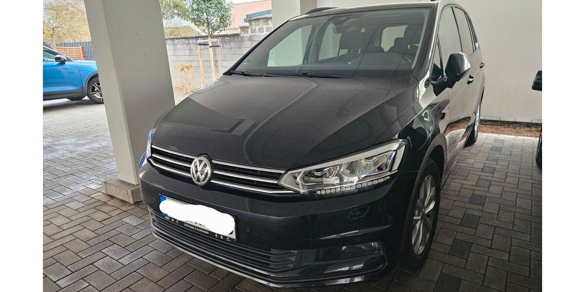 VW Touran 102.000 km 19.990 &euro; Elz 65604