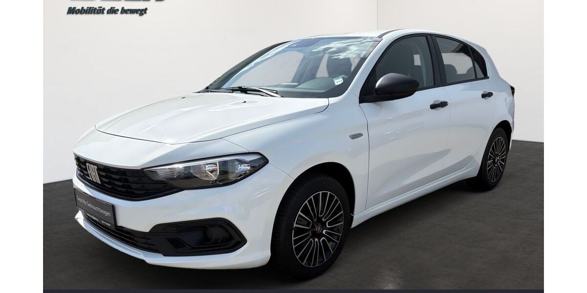 Fiat Tipo 49.688 km 16.490 &euro; Villingen-Schwenningen 78048