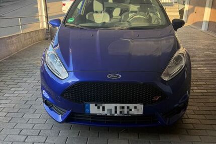Ford Fiesta 128.000 km 8.800 &euro; Oberboihingen 72644