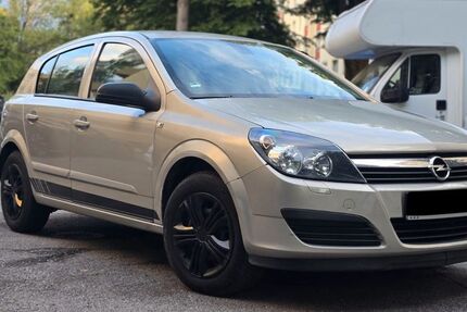 Opel Astra 80.300 km 3.790 &euro; München 81369