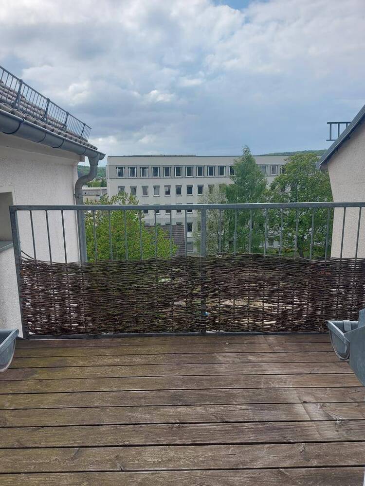 Sehr schöne 3-Zi-DG Whg. in gepflegtem MFH, SP im Hof