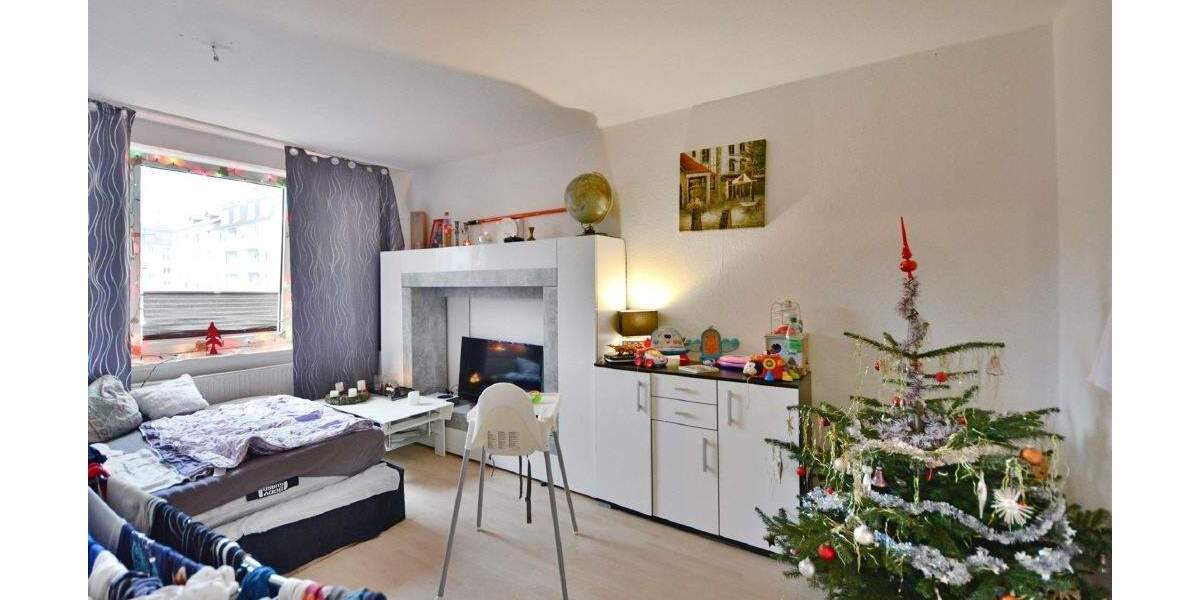 MFH mit 16 Wohneinheiten und 12 Stellplätzen; Eckgrundstück an 2 Straßen, KS-Schillerviertel 3 zimmer