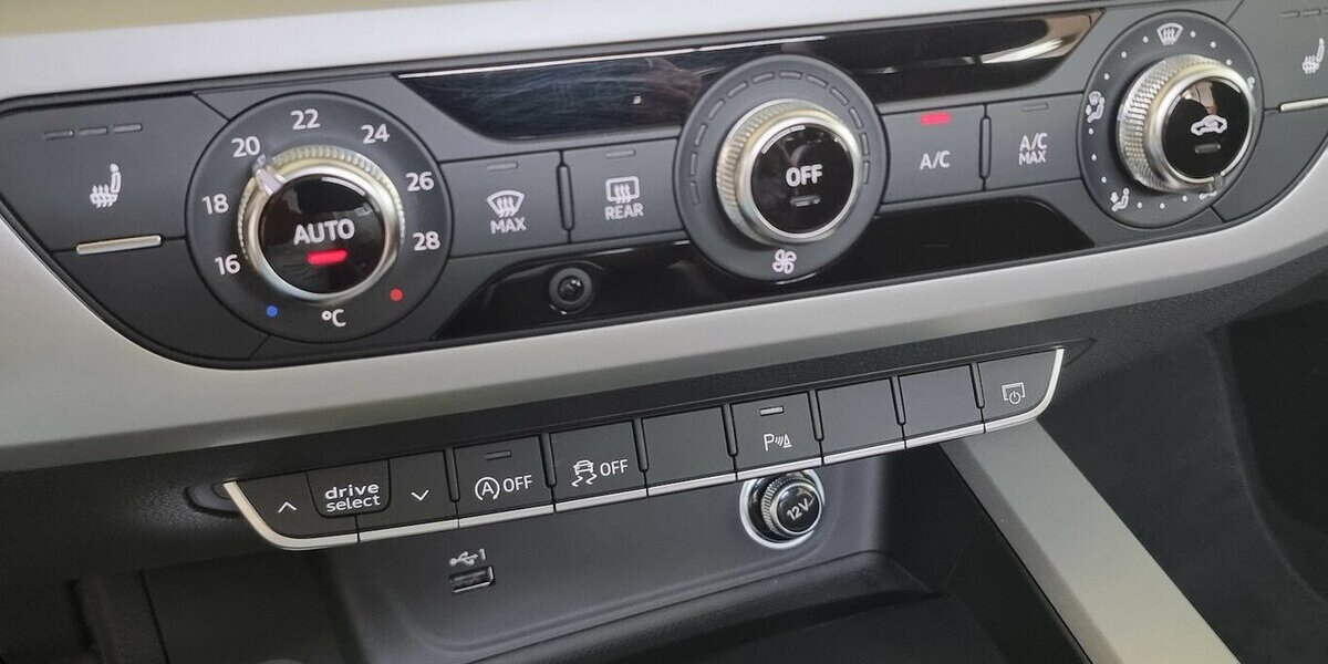 Audi A5 35 TFSI DSG LED SHZ Navi Leder Tempomat 77.900 km 24.900 &euro; Garrel 49681