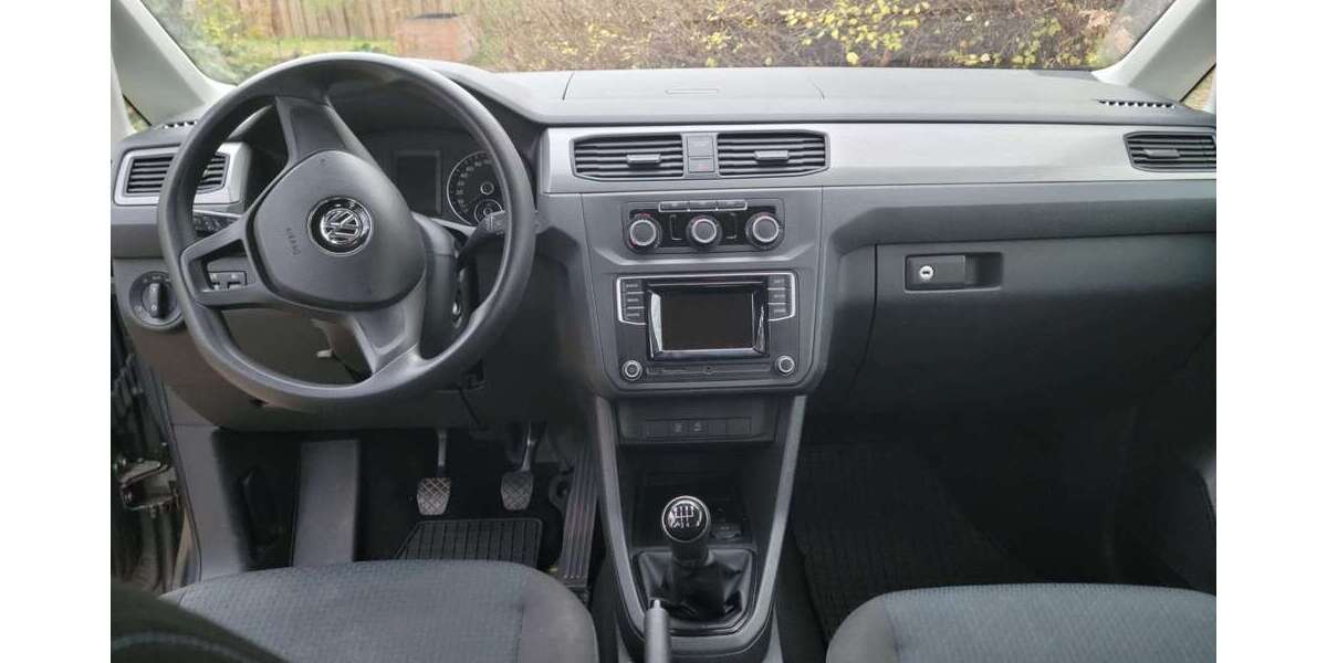 VW Caddy 135.245 km 11.889 &euro; Laufen 83410