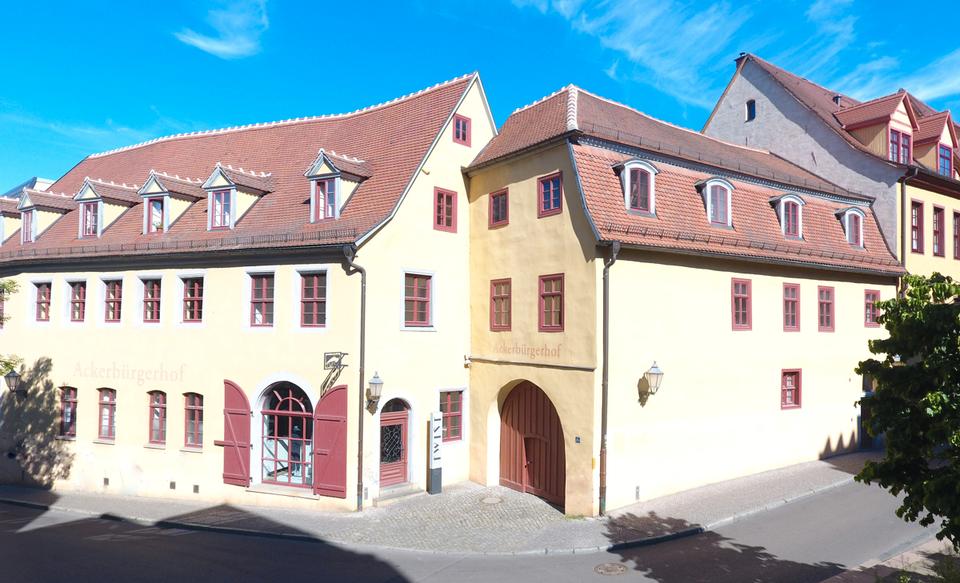 Dachgeschoßwohnung Halle (Saale) - 4 Zimmer, 106 m&sup2;, 848&euro; | Angebot:26131086