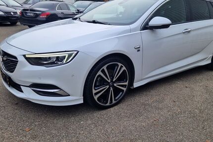Opel Insignia 141.000 km 13.700 € Weißenburg 91781
