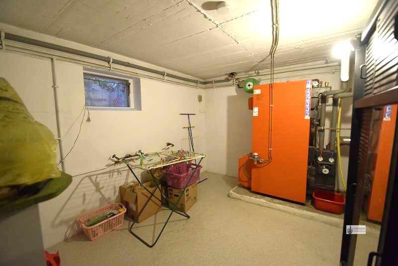 Komplettes EFH für 2 - 4 Personen + Garten + überdachte Terrasse + EBK + Garage + Partykeller 4 zimmer