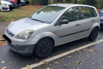 Ford Fiesta 103.000 km 2.300 € Bremen 28327