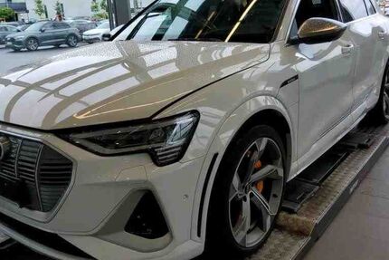 Audi e-tron 45.400 km 45.900 € Bad Langensalza 99947