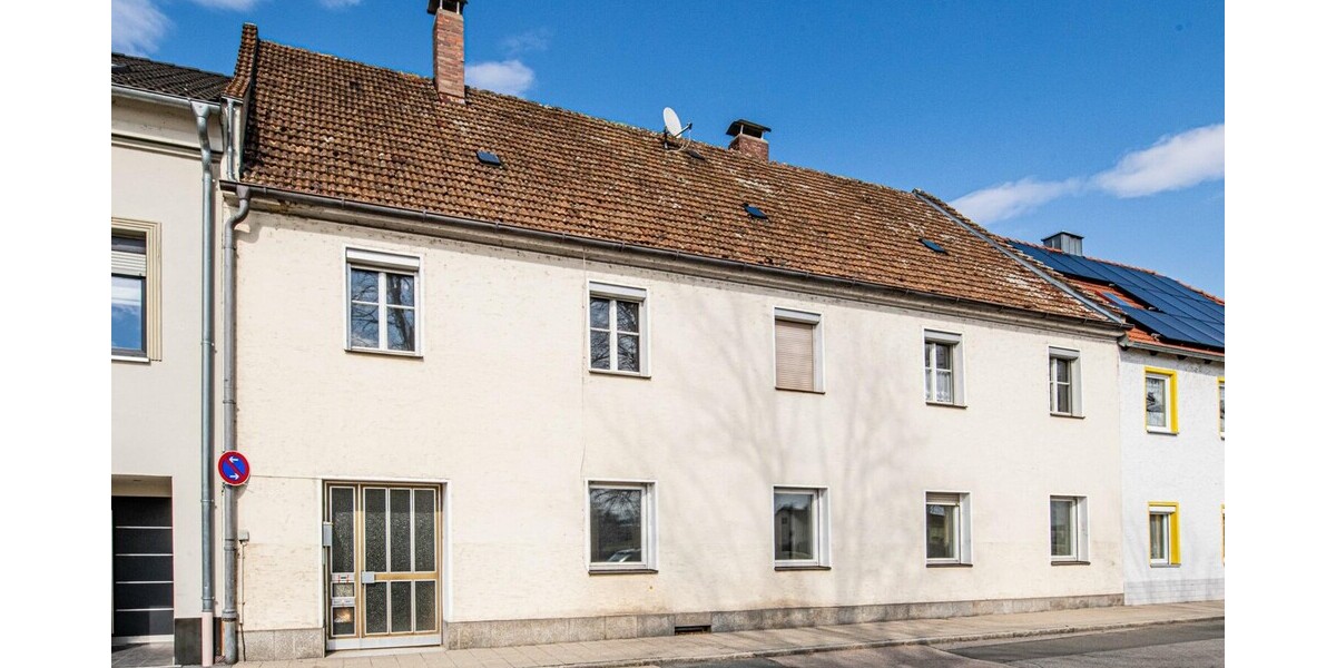 Großzügiges Zweifamilienhaus mit verborgenem Garten in der Innenstadt von Cham - Mehrfamilienhaus, Wohnhaus Cham | Angebot:26298154
